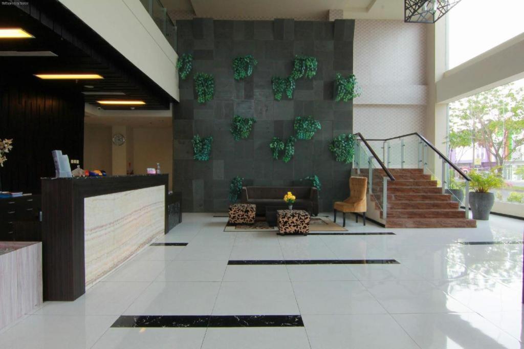The Sun Hotel Madiun Exterior photo