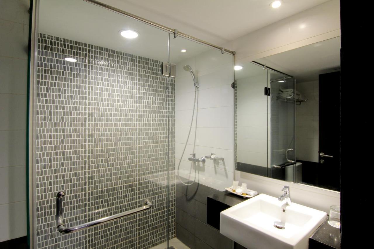 The Sun Hotel Madiun Exterior photo