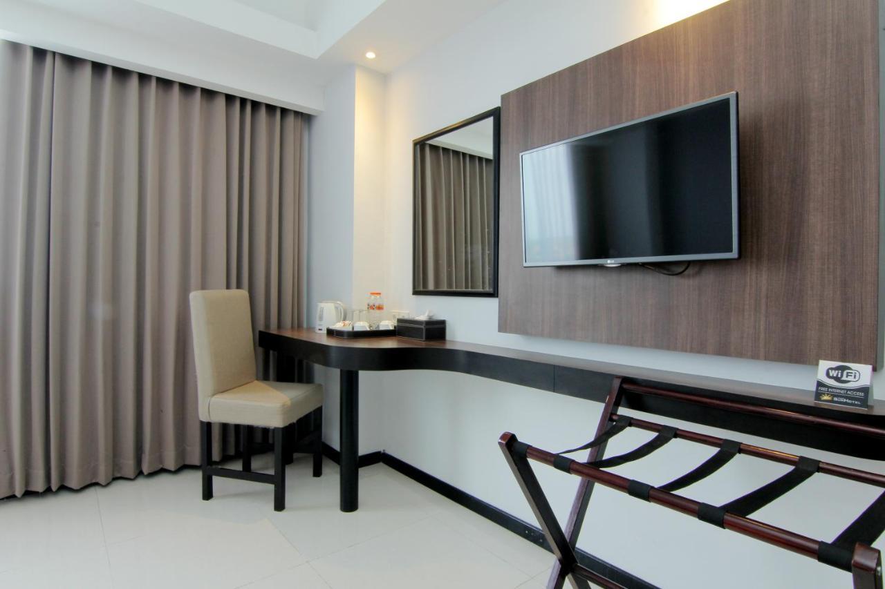 The Sun Hotel Madiun Exterior photo