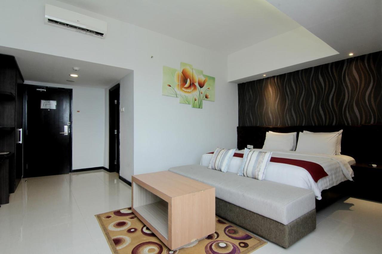 The Sun Hotel Madiun Exterior photo