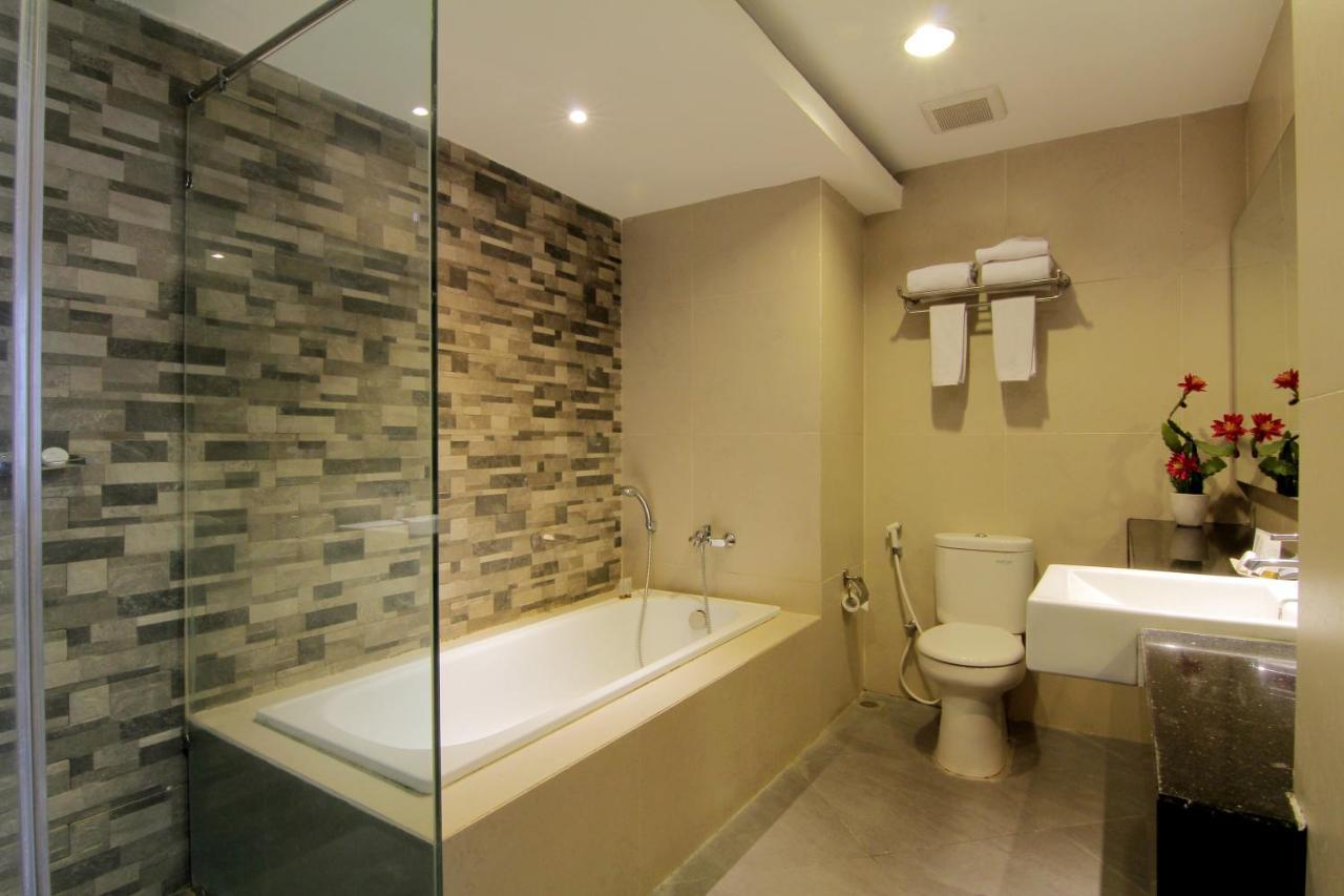The Sun Hotel Madiun Exterior photo