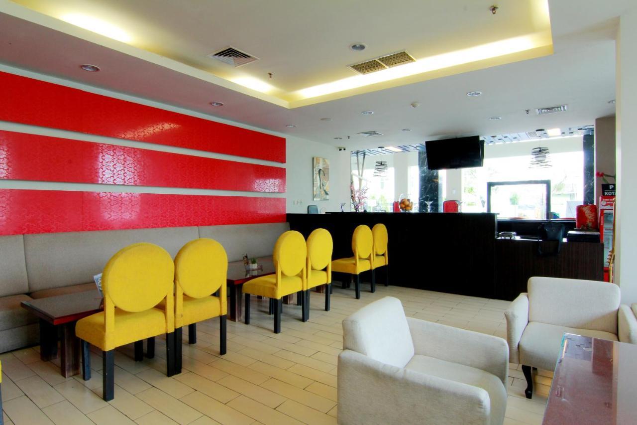 The Sun Hotel Madiun Exterior photo